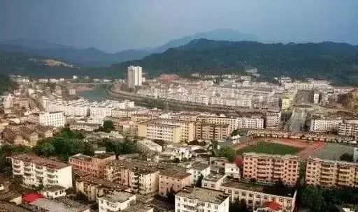 县城房价会涨吗_威宁县城房价会降吗_明年房价会降吗